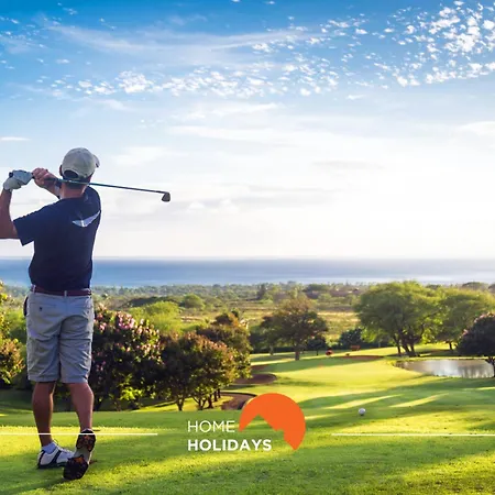 #271 T2 Bicos Flat U By Holidays